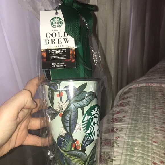 Brand new Starbucks cold brew cup with lid and straw - Picture 1 of 2